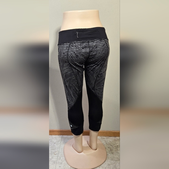 LULULEMON ATHLETICA Pace Rival Crop 'Full On Luxtreme' Size 10 - Picture 4 of 7